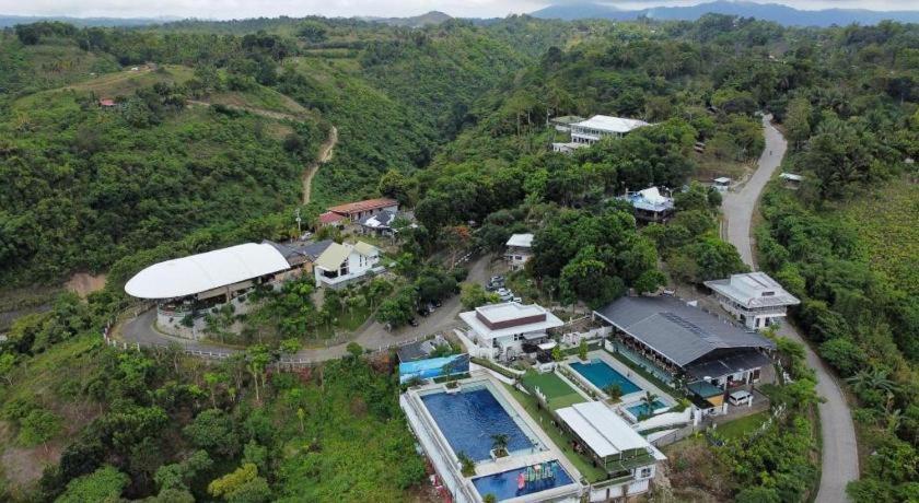 Ultra Winds Mountain Resort (Adults Only) Cagayan de Oro Exterior photo